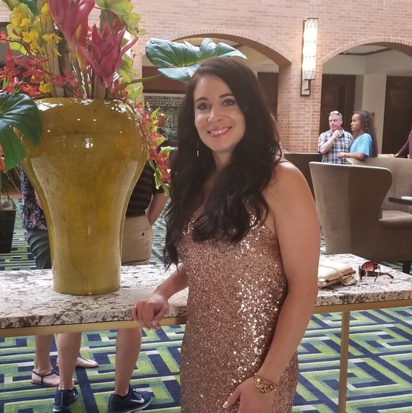 Meet your Posher, Lauren - Picture 4 of 4